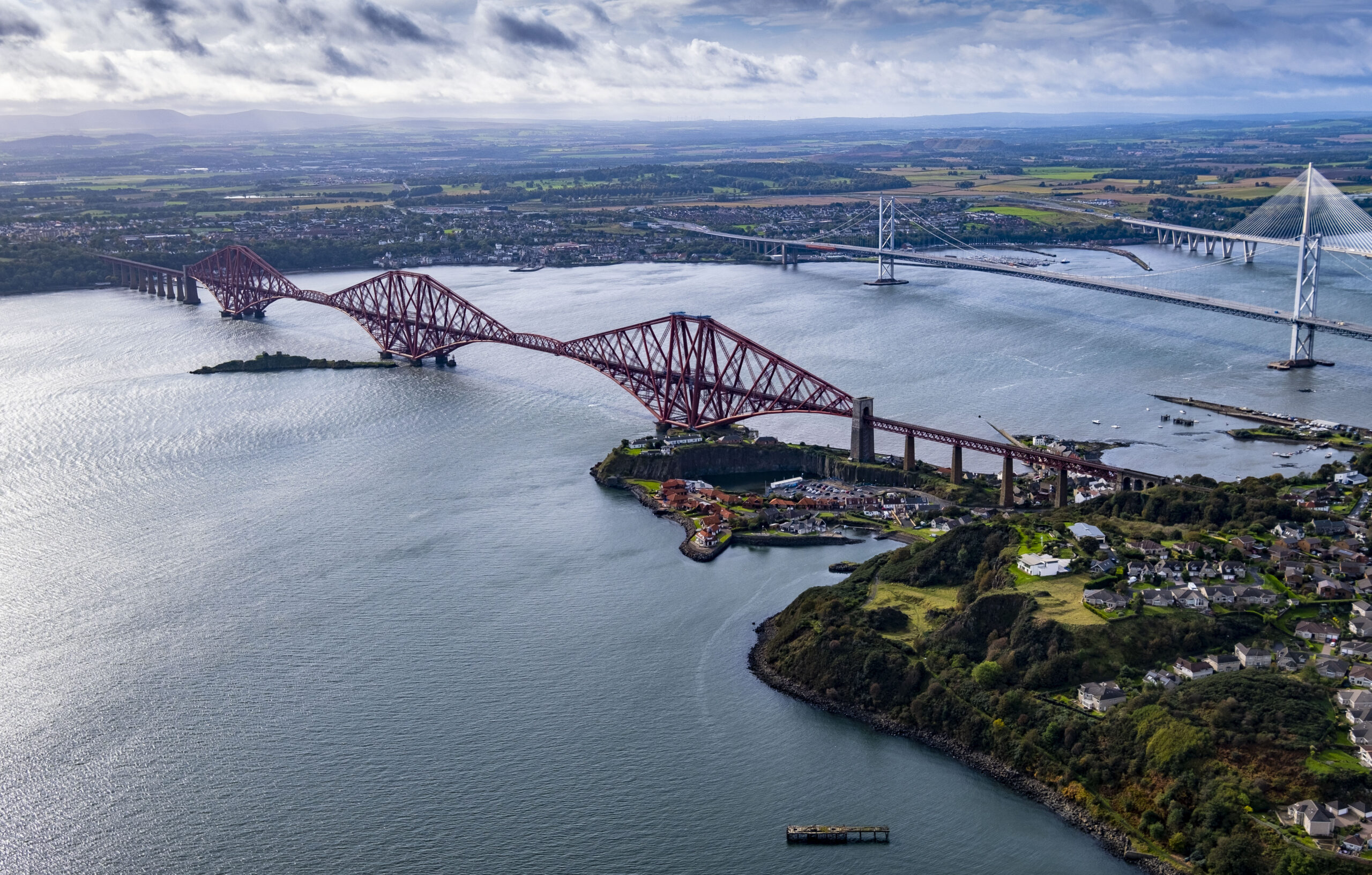Forth Bridge
Pic Peter Devlin